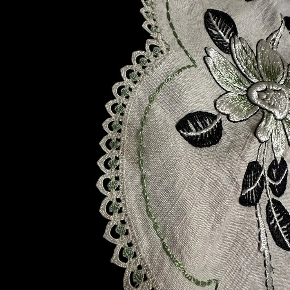 Vintage 50s/60s Round Creamy white Linen tablecloth with green floral embroidery